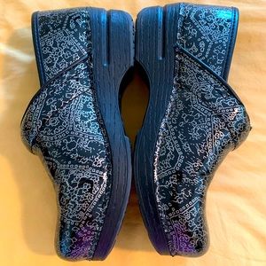 Dansko XP Ladies Shoes